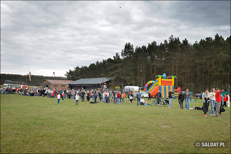 8  zaw-balon08.jpg  08